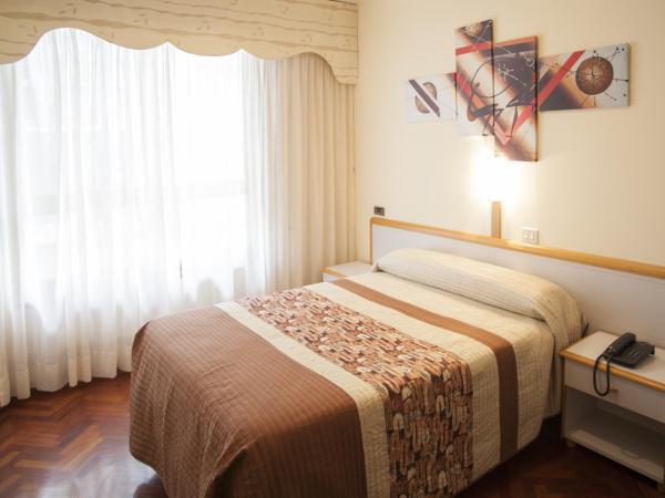 Hotel Cristal 1 : photo 1 de la chambre chambre double