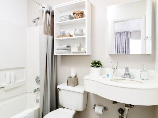 InTown Suites Extended Stay San Antonio TX - Leon Valley South : photo 3 de la chambre studio lit queen-size de luxe 