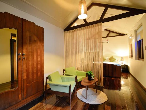 Sarang Paloh Heritage Stay : photo 3 de la chambre studio avec vue sur jardin