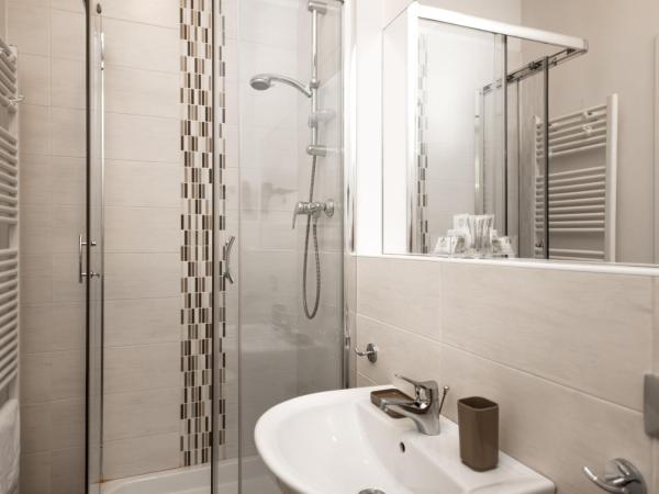 Il Tiro Rooms : photo 5 de la chambre chambre double avec salle de bains privative