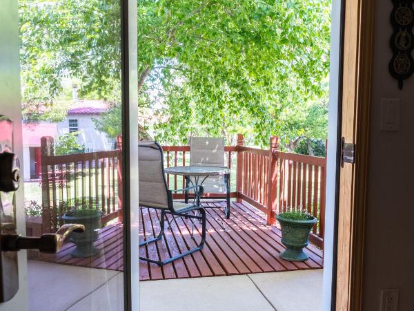 Red Horse Bed and Breakfast : photo 6 de la chambre double room with patio - pet friendly