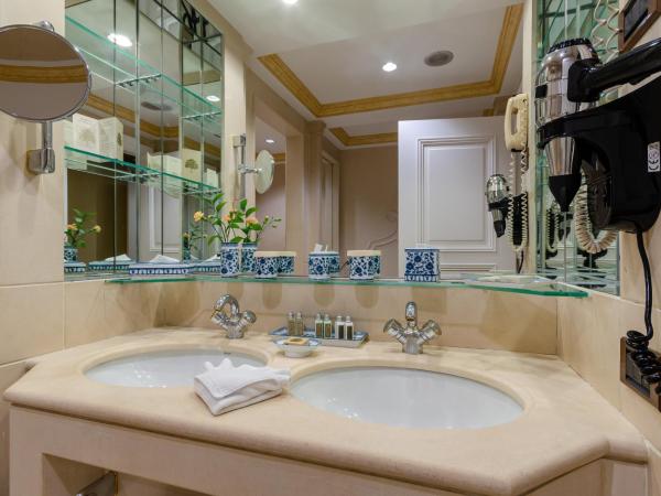 Olissippo Lapa Palace - The Leading Hotels of the World : photo 7 de la chambre suite junior rivière