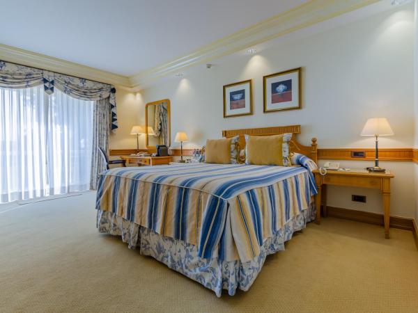 Olissippo Lapa Palace - The Leading Hotels of the World : photo 3 de la chambre chambre - vue sur piscine ou jardin