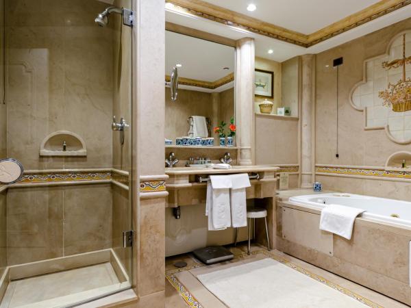 Olissippo Lapa Palace - The Leading Hotels of the World : photo 10 de la chambre suite jardin