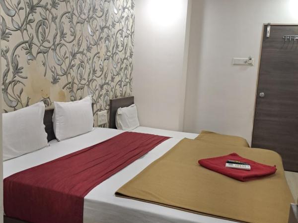 Hotel Gitanjali : photo 3 de la chambre chambre double standard avec ventilateur