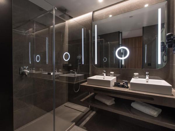 Hotel Giralda Center : photo 10 de la chambre standard triple avec dîner de réveillon du nouvel an