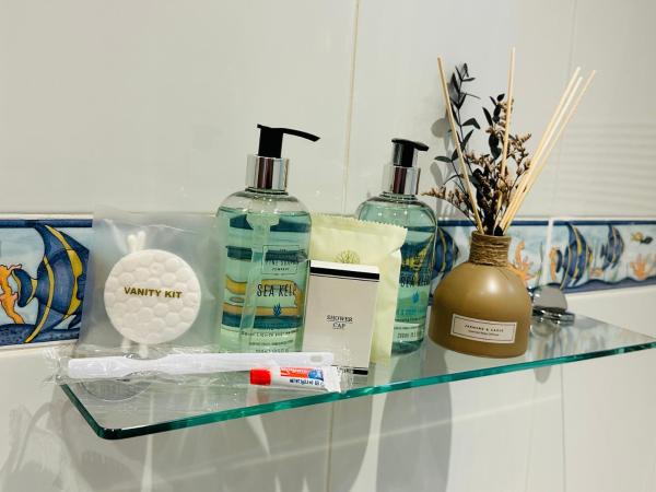 Abbotsford Guest House : photo 10 de la chambre chambre triple avec salle de bains commune