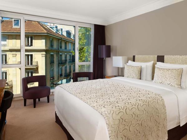 Hotel President Wilson, a Luxury Collection Hotel, Geneva : photo 2 de la chambre chambre lit king-size ou lits jumeaux - vue sur ville