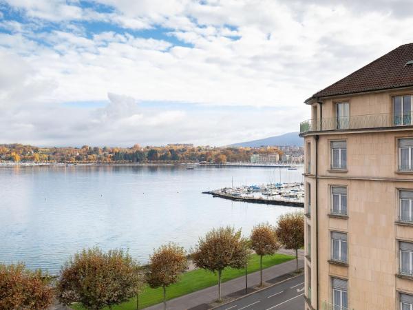 Hotel President Wilson, a Luxury Collection Hotel, Geneva : photo 6 de la chambre chambre lit king-size ou lits jumeaux premium avec vue partielle sur lac