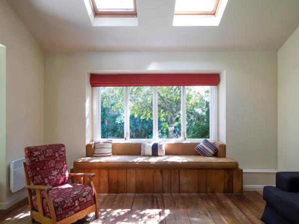 Pinewood Houses and Apartments : photo 3 de la chambre chambre quadruple avec salle de bains privative