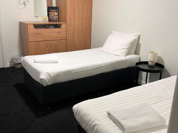 Star Bar Cafe & Hotel : photo 3 de la chambre chambre double ou lits jumeaux