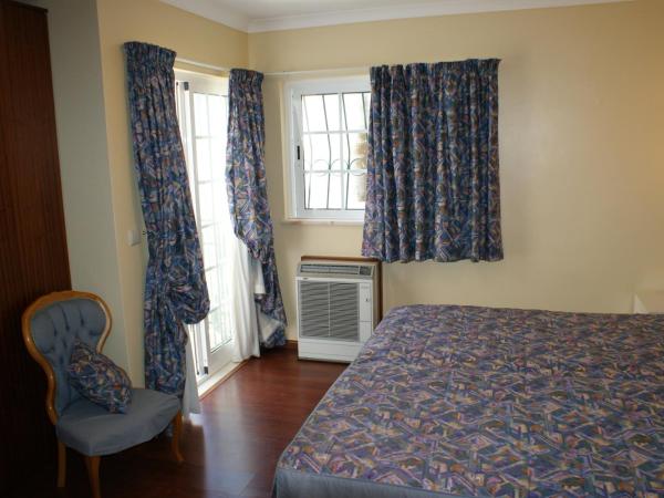 VilaBranca : photo 3 de la chambre chambre triple avec balcon - vue arrière