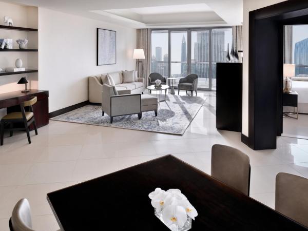Address Downtown : photo 2 de la chambre résidence 2 chambres - balcon - vue burj khalifa et fontaine