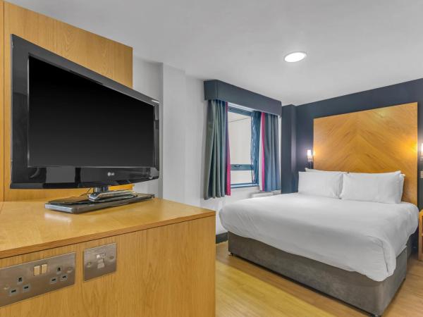 Roomzzz Leeds City West : photo 1 de la chambre studio familial