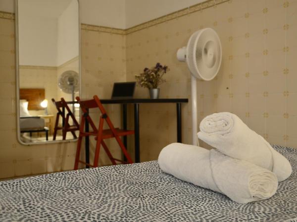 RIA Terrace : photo 3 de la chambre chambre double standard avec salle de bains commune