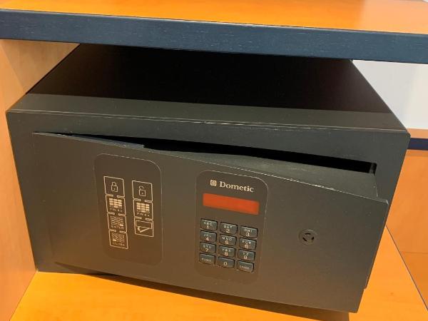 voco Dusseldorf Seestern, an IHG Hotel : photo 6 de la chambre chambre standard