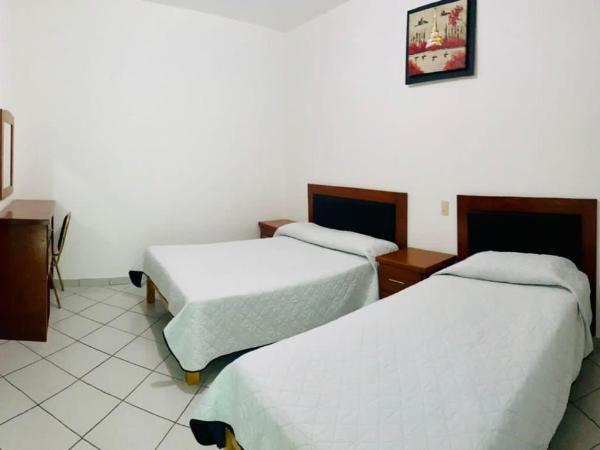 Hotel en Guadalajara Posada Mi Rey : photo 1 de la chambre chambre triple