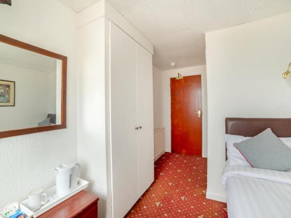 OYO The Golden Cheval Hotel & Shisha Bar : photo 4 de la chambre chambre double - vue sur mer