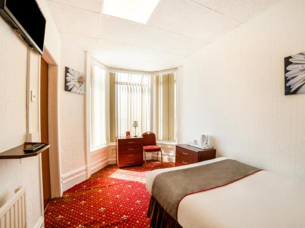 OYO The Golden Cheval Hotel & Shisha Bar : photo 7 de la chambre chambre double - vue sur mer