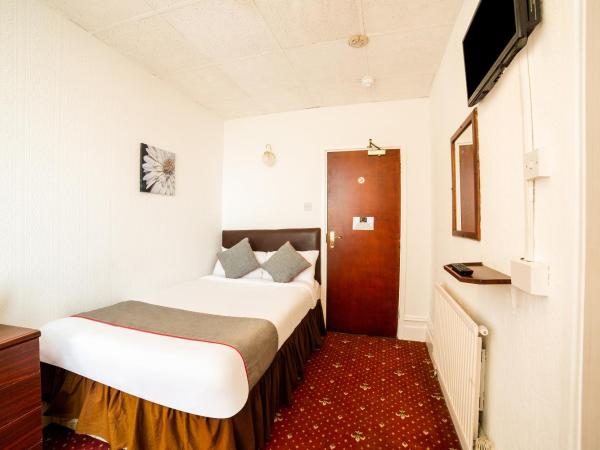 OYO The Golden Cheval Hotel & Shisha Bar : photo 1 de la chambre chambre double - vue sur mer