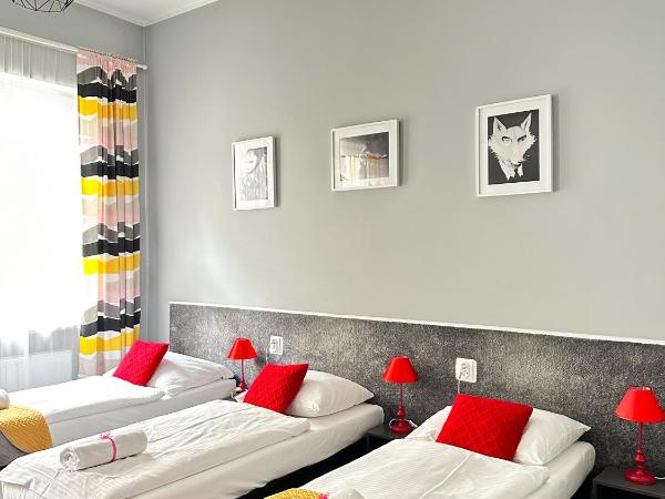 Expolis Residence - City Center MTP TARGI - 24h #betterthanyourEX : photo 2 de la chambre chambre quadruple premium