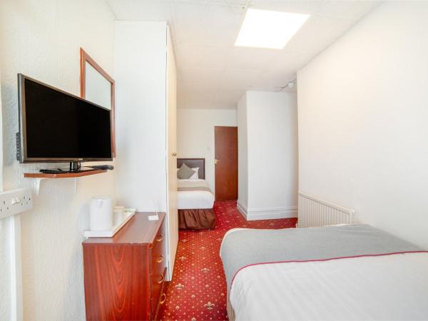 OYO The Golden Cheval Hotel & Shisha Bar : photo 6 de la chambre chambre triple standard - vue sur mer
