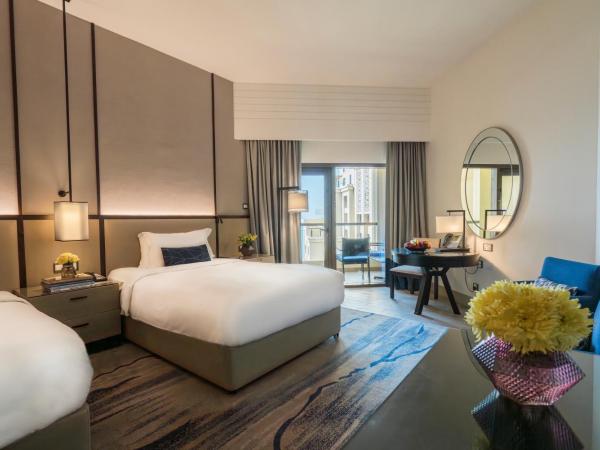 Amwaj Rotana, Jumeirah Beach - Dubai : photo 3 de la chambre chambre lits jumeaux récemment rénovée avec balcon - vue sur mer