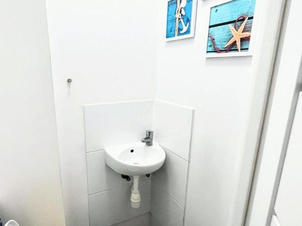 Ursus Rooms-Self Check-in : photo 7 de la chambre chambre double deluxe avec lit d'appoint