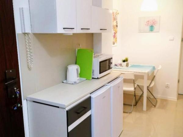 Ursus Rooms-Self Check-in : photo 5 de la chambre chambre double deluxe avec lit d'appoint