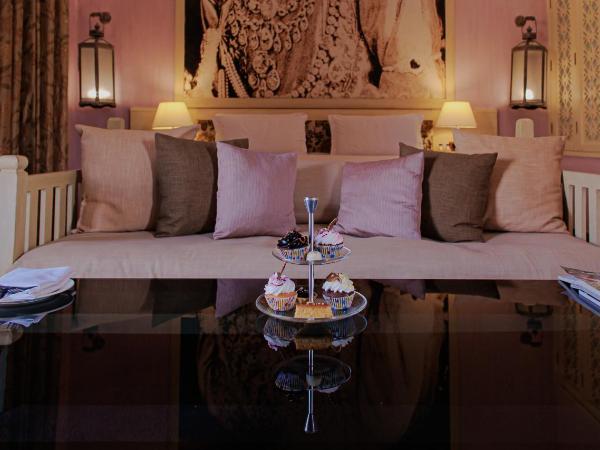 The Ajit Bhawan - A Palace Resort : photo 1 de la chambre chambre double - vue sur piscine