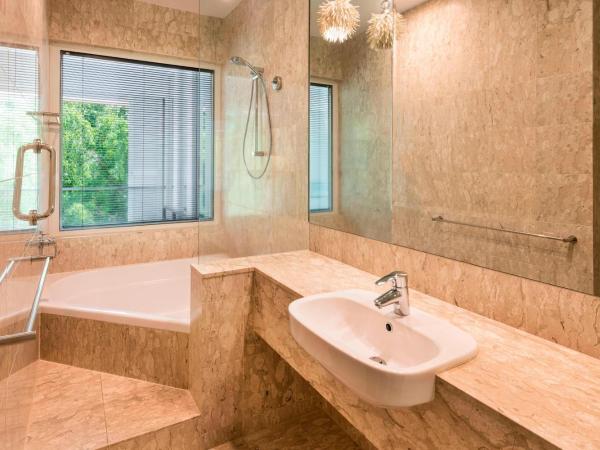 Sheraton Grand Mirage Resort, Port Douglas : photo 4 de la chambre chambre lit king-size - vue sur lagon