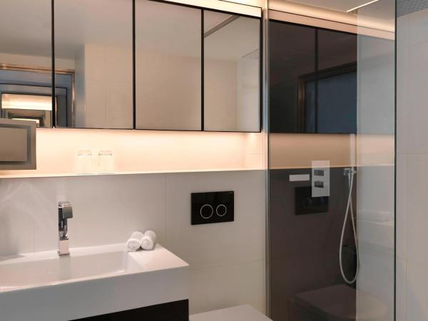 Le Méridien Beach Plaza : photo 5 de la chambre chambre exécutive avec 1 lit king-size - vue sur ville