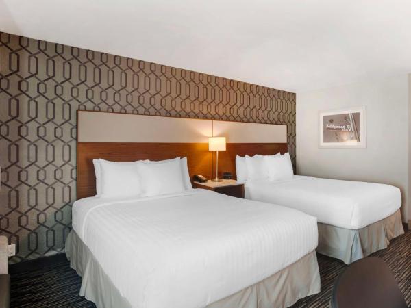 Best Western Plus Commerce Hotel : photo 4 de la chambre chambre avec 2 grands lits queen-size 