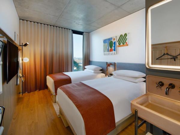 Moxy Sydney Airport : photo 1 de la chambre moxy twin airport view