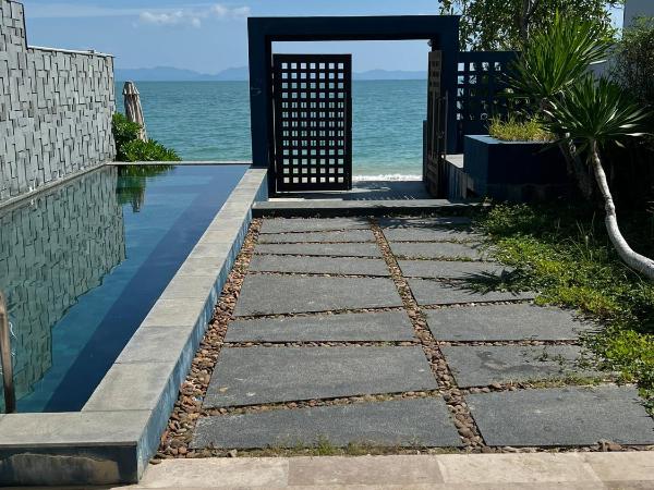 The Nchantra Beachfront Resort : photo 10 de la chambre villa - côté plage