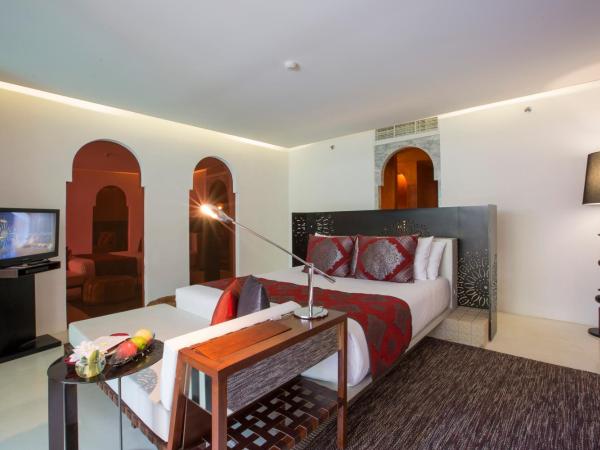 Marrakesh Hua Hin Resort & Spa : photo 8 de la chambre suite avec piscine et fontaine
