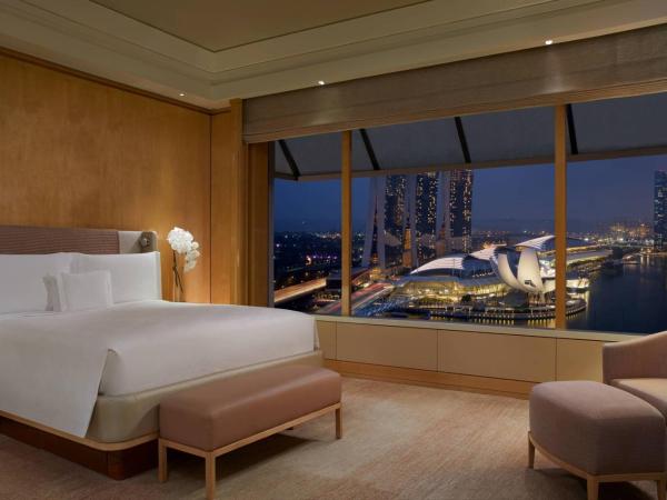 The Ritz-Carlton, Millenia Singapore : photo 5 de la chambre 1 bedroom millenia suite, 1 king bed, marina bay view