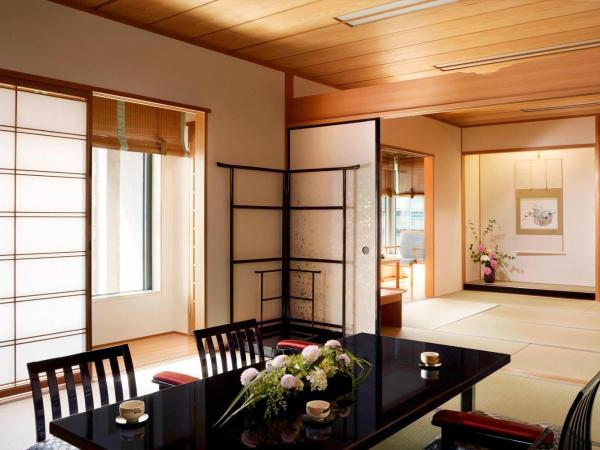 The Ritz-Carlton Osaka : photo 2 de la chambre suite japonaise avec 5 lits jumeaux/simple(s) futons - vue sur ville