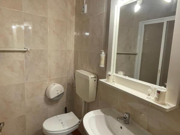 Alojamento S. João : photo 8 de la chambre chambre lits jumeaux