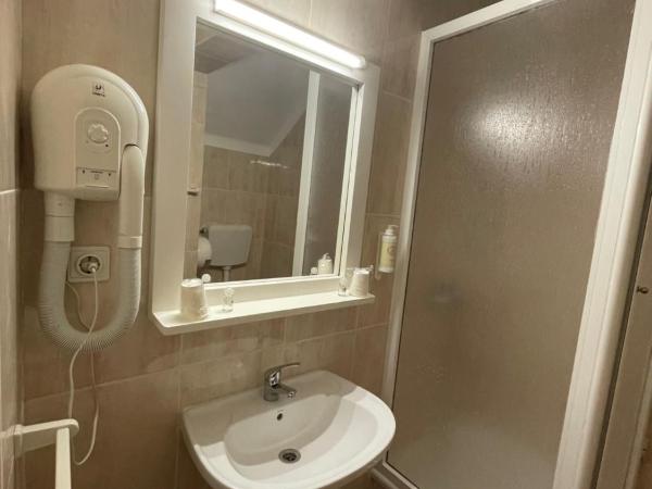 Alojamento S. João : photo 4 de la chambre chambre lits jumeaux