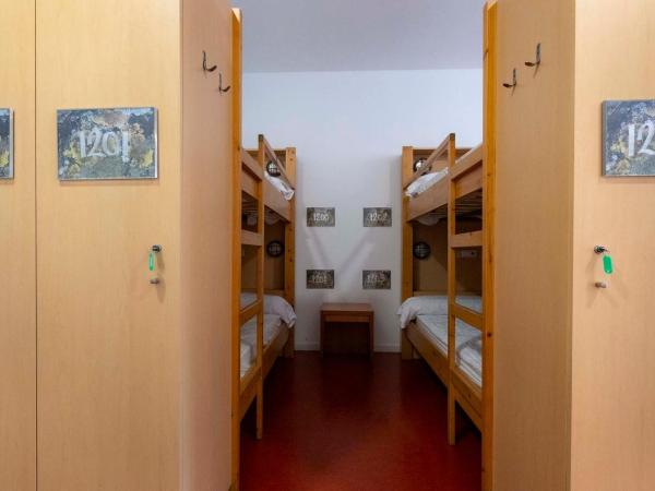Inout : photo 2 de la chambre lit dans dortoir mixte de 10 lits avec salle de bains privative