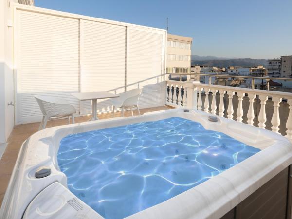 Epavli Grace Hotel : photo 6 de la chambre suite avec balcon