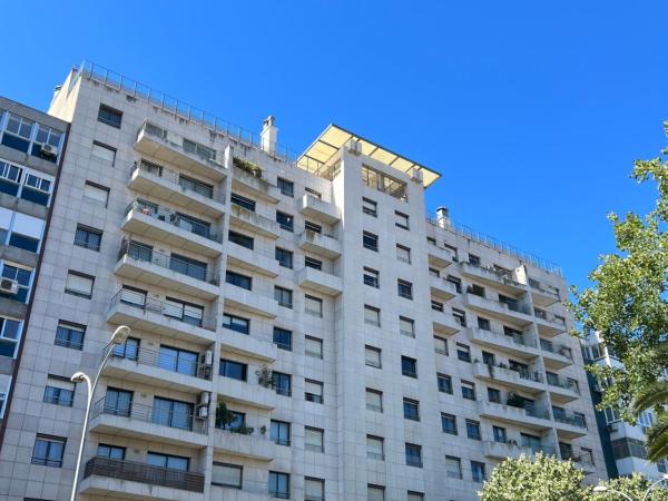 Columbano Suites - Self Check In Accomodations - Praça de Espanha, Sete Rios - Bookable parking : photo 1 de la chambre chambre double deluxe