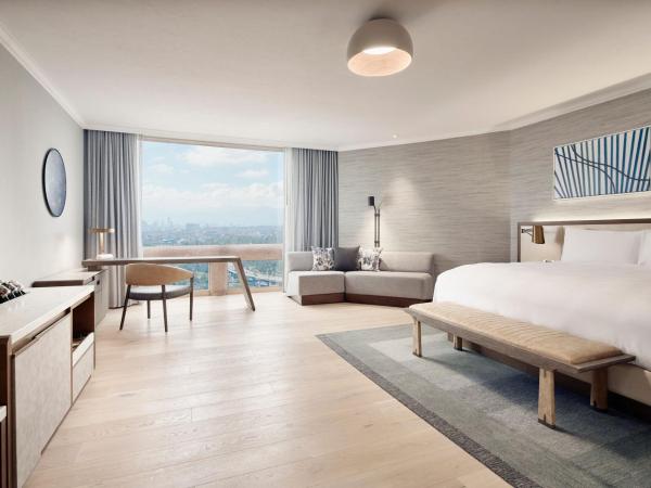 JW Marriott Hotel Mexico City Polanco : photo 1 de la chambre suite junior avec 1 lit king-size, canapé-lit et accès au salon exécutif 