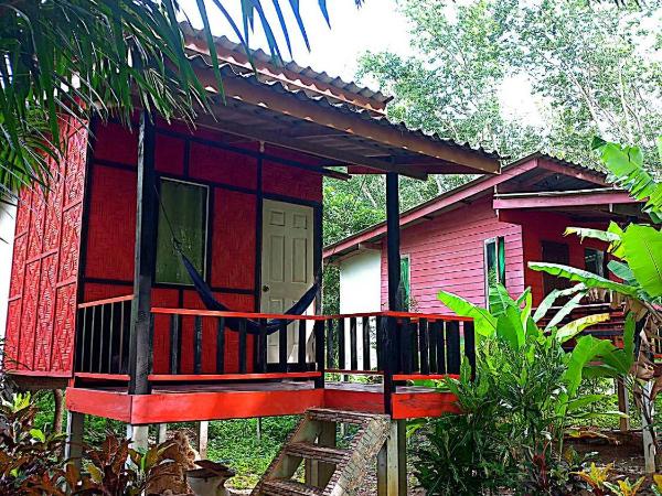 Lanta Maikeaw Bungalow : photo 4 de la chambre bungalow - vue sur jardin