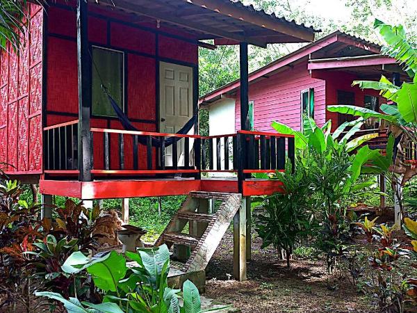 Lanta Maikeaw Bungalow : photo 6 de la chambre bungalow - vue sur jardin