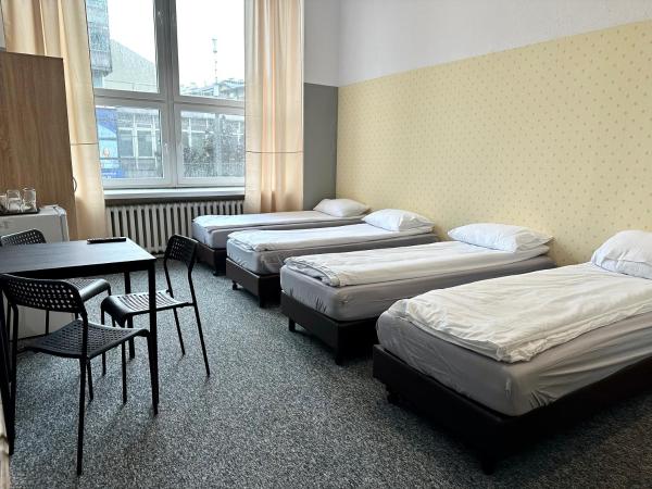 BLUE Hostel - Private Rooms by Friendly Hostel : photo 5 de la chambre chambre quadruple