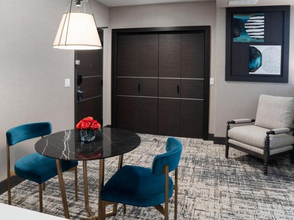 SpringHill Suites by Marriott Chicago Chinatown : photo 10 de la chambre appartement de grand standing avec suite lit king-size