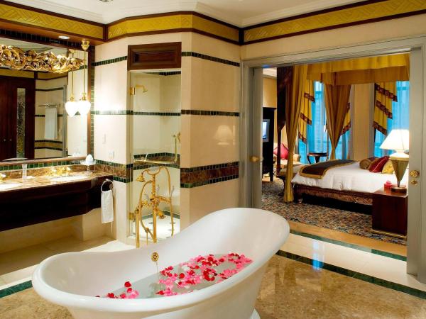 The Athenee Hotel, a Luxury Collection Hotel, Bangkok : photo 5 de la chambre suite penthouse 2 chambres ratanakosin avec accès au salon club