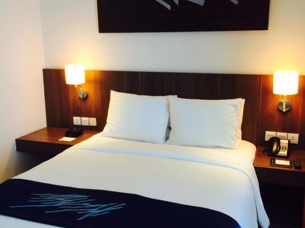 Holiday Inn Express Jakarta Pluit Citygate, an IHG Hotel : photo 3 de la chambre deluxe double room-tower bld - non-smoking